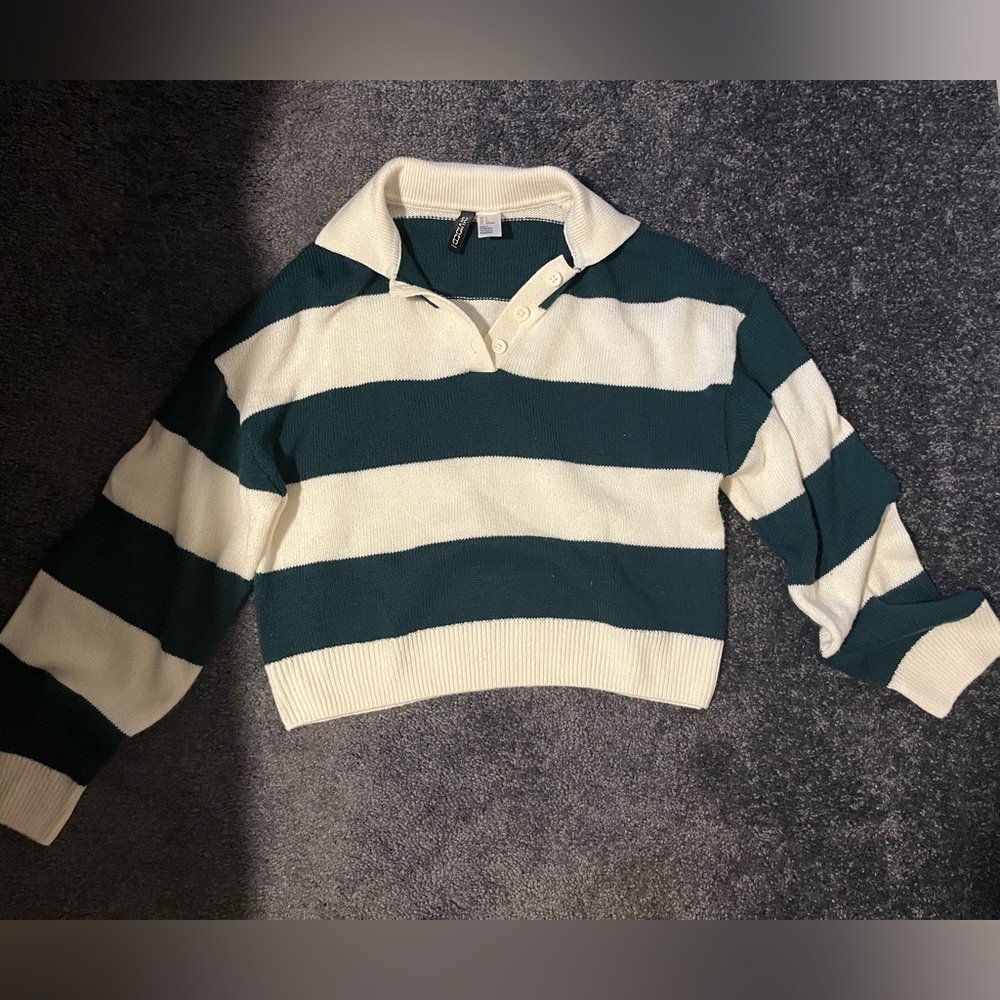 Cream and green polo style sweater H&M size S cropped